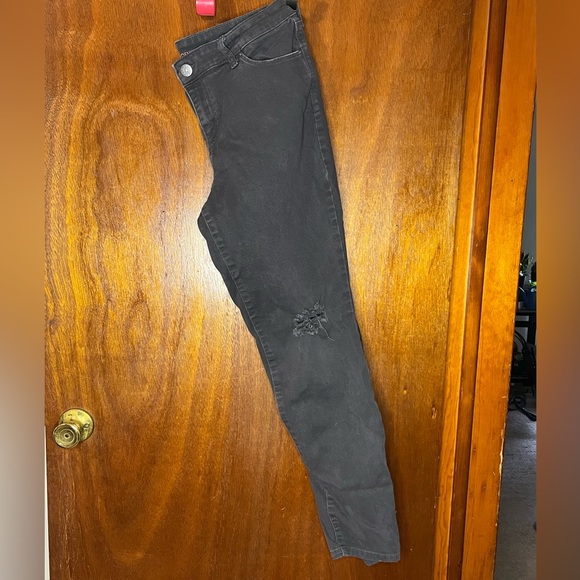 Style & Co. Skinny Leg Jeans - Picture 2 of 11